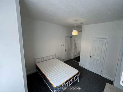 Room to rent in Clinton Road, Northampton NN4