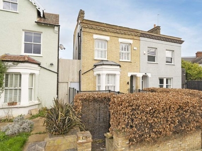 Semi-detached house to rent in Angles Road, London SW16