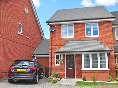 Semi-detached house to rent in Bushnell Place, Maidenhead, Berkshire SL6
