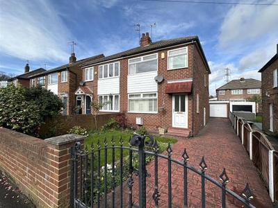 Semi-detached house to rent in Kingsley Close, Outwood, Wakefield WF1