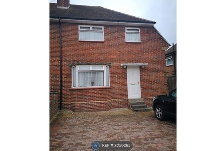Semi-detached house to rent in Milton Road, Welling DA16