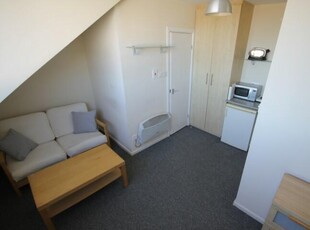 Studio flat for rent in Irwin Approach, Halton, Leeds, LS15 0DW, LS15