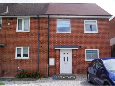 Terraced house to rent in East Way, Bournemouth BH8