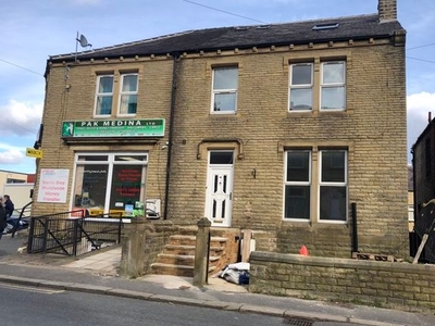 Terraced house to rent in Halifax Old Road, Huddersfield HD2
