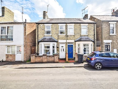 Terraced house to rent in Madras Road, Cambridge CB1