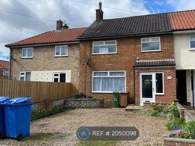 Terraced house to rent in Manor Way, Anlaby, Hull HU10