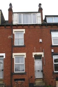 Terraced house to rent in Spring Grove Walk, Hyde Park, Leeds LS6