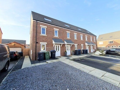 Town house to rent in Runnymede Way, Northallerton DL6