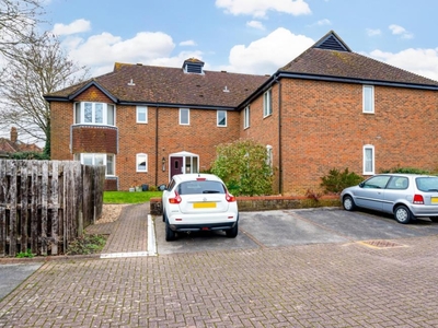 1 Bed House For Sale in Thatcham, Ferndale Court, RG19 - 5262835
