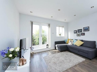 1 Bedroom Apartment For Rent In Woodside Park, London