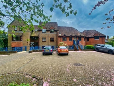 1 Bedroom Apartment For Sale In Haslemere, Surrey