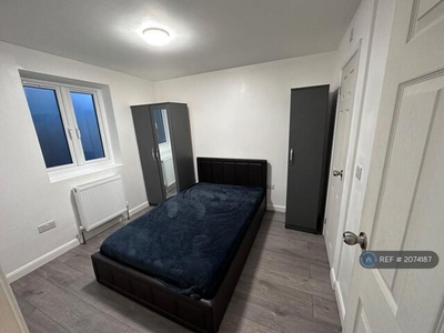1 Bedroom Detached House For Rent In Feltham