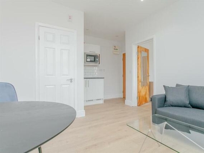 1 Bedroom Flat For Rent In High Street Kensington