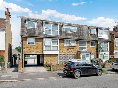 1 Bedroom Flat For Sale In South Woodford, London