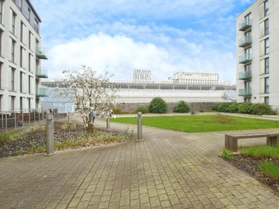 1 Bedroom Flat For Sale In The Hayes, Cardiff