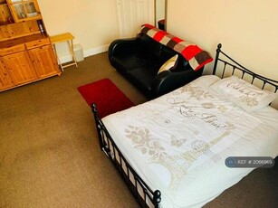1 Bedroom Flat Share For Rent In Edgware