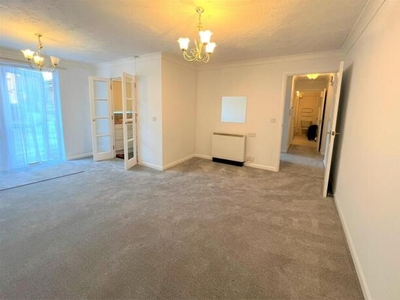 1 Bedroom Ground Floor Flat For Sale In South Croydon