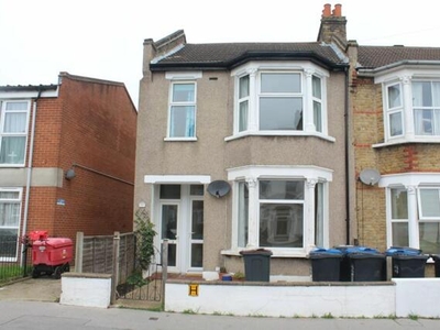 1 Bedroom Maisonette For Rent In London