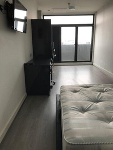 1 Bedroom Penthouse For Rent In Liverpool, Merseyside