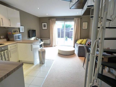 1 Bedroom Terraced House For Rent In Hersham, Walton-on-thames