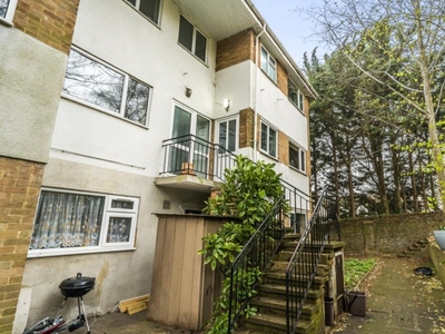 2 Bed Flat/Apartment For Sale in High Wycombe, Buckinghamshire, HP13 - 5236663