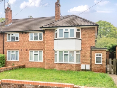 2 Bed Flat/Apartment For Sale in High Wycombe, Buckinghamshire, HP13 - 5416973