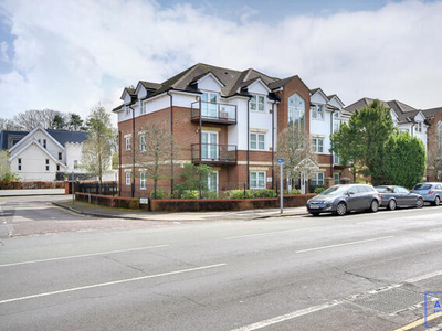 2 Bedroom Apartment For Sale In 9 Wimborne Road, Bournemouth