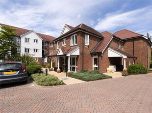 2 Bedroom Apartment For Sale In Edenbridge, Kent
