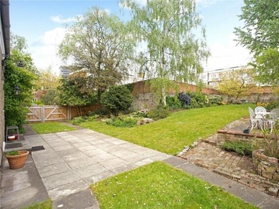 2 Bedroom Apartment For Sale In Putney, London