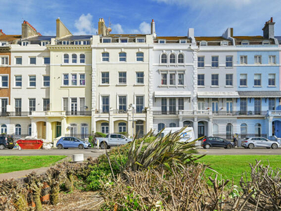 2 Bedroom Apartment For Sale In St. Leonards-on-sea