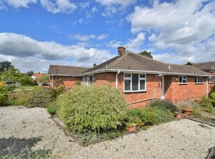 2 Bedroom Bungalow Taplow Windsor And Maidenhead