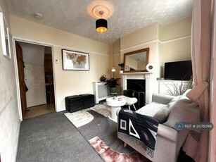 2 Bedroom End Of Terrace House For Rent In Reading
