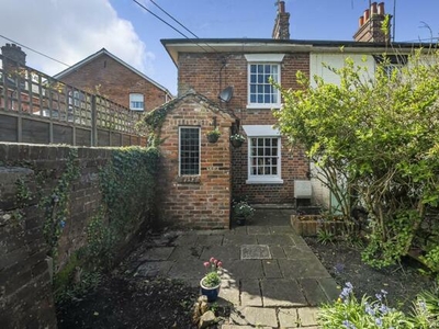 2 Bedroom End Of Terrace House For Sale In Berkshire