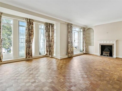 2 Bedroom Flat For Sale In
13-16 Cadogan Place