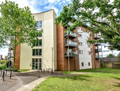 2 Bedroom Flat For Sale In Observer Drive, Watford