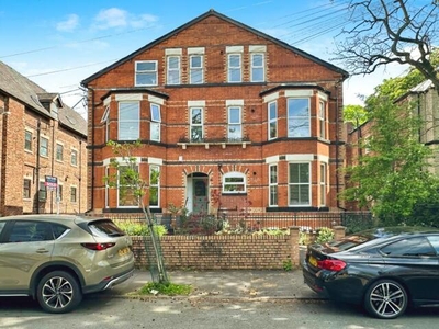 2 Bedroom Flat For Sale In West Didsbury, Manchester