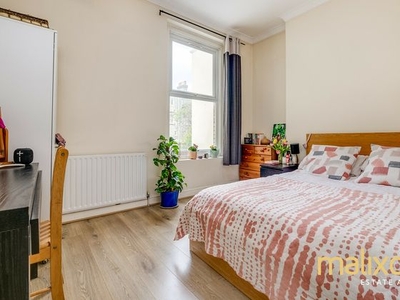 2 bedroom flat to rent London, SW2 2LN
