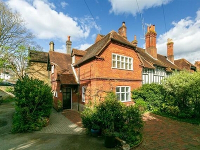 2 Bedroom House Guildford Surrey