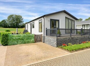 2 Bedroom Lodge For Sale In Yarwell, Stamford