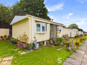 2 Bedroom Park Home For Sale In Tadworth
