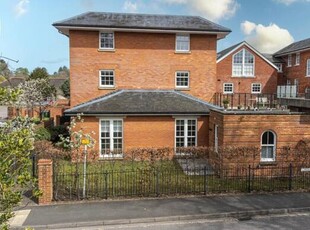 2 Bedroom Shared Living/roommate Hartley Wintney Hampshire