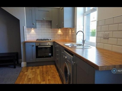 2 Bedroom Terraced House For Rent In Morley, Leeds