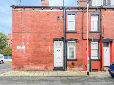 2 Bedroom Terraced House For Sale In Leeds, West Yorkshire