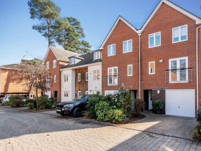 3 Bed House For Sale in Ascot, Berkshire, SL5 - 4897963
