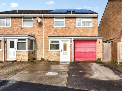 3 Bed House For Sale in Bicester, Oxfordshire, OX26 - 4922721
