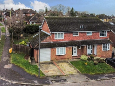 3 Bed House For Sale in Chesham, Buckinghamshire, HP5 - 5324397