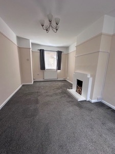 3 Bed Semi-Detached House, Hillcrest, BS39
