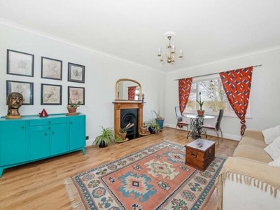 3 Bedroom Apartment For Sale In Anerley, London