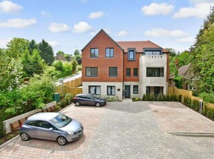 3 Bedroom Apartment For Sale In Old Lodge Lane, Purley