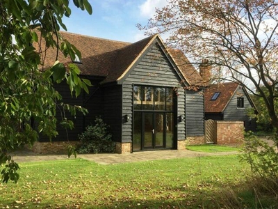 3 Bedroom Barn Conversion For Rent In Welwyn